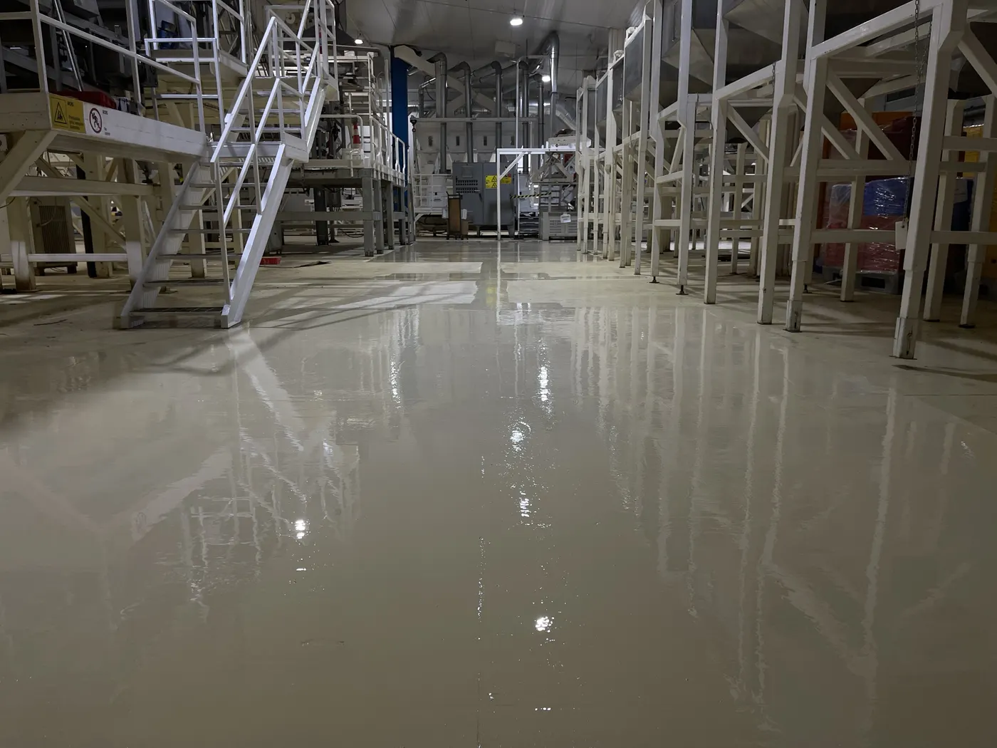 Piso Epóxico en Planta de Alimentos — fotografía 7 de 12