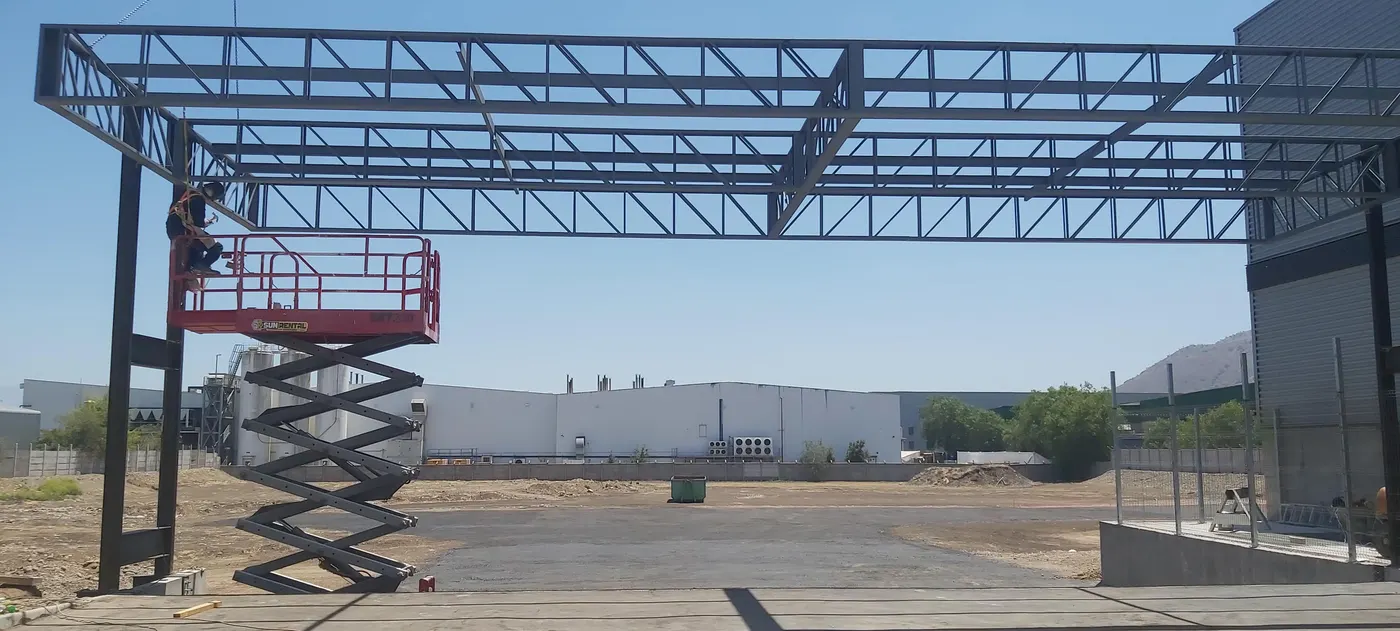 Construcción Veka — Cubierta de Andenes de Carga — fotografía 4 de 8