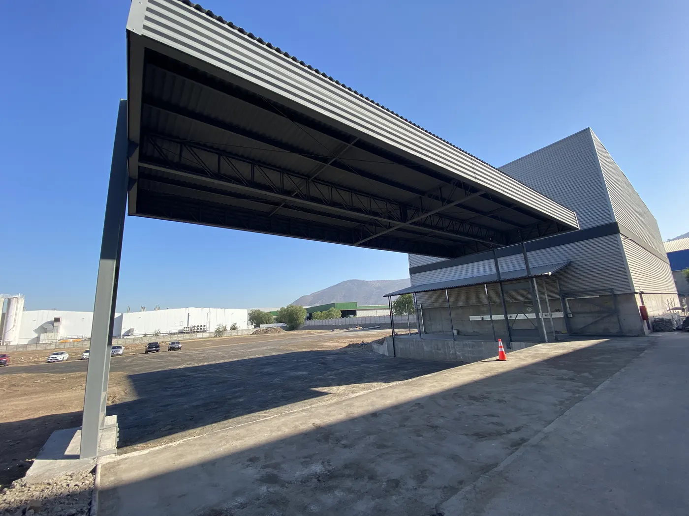Construcción Veka — Cubierta de Andenes de Carga — fotografía 8 de 8